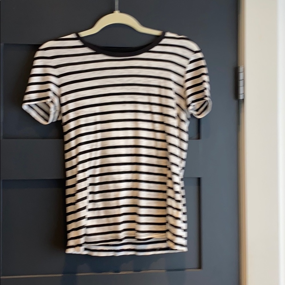 Striped splendid tee sz small